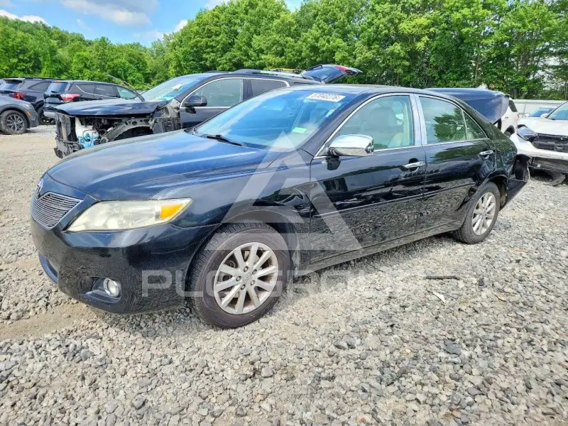 2011 Toyota CAMRY фото