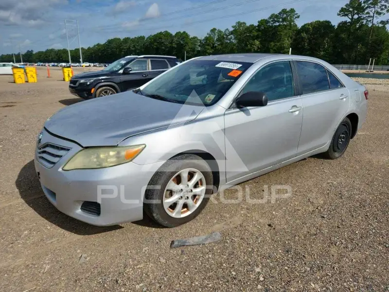 2011 Toyota CAMRY фото