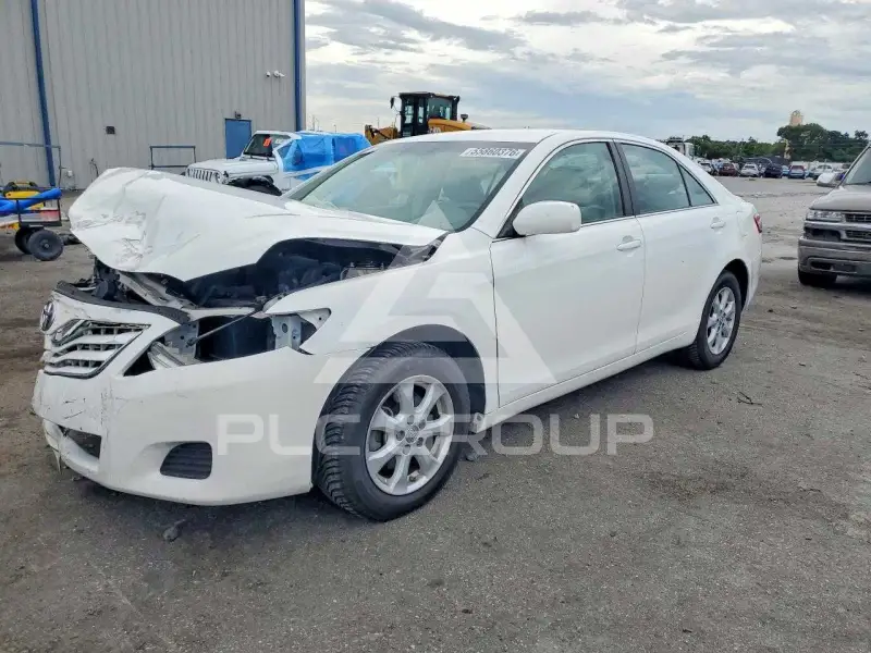 2011 Toyota CAMRY фото