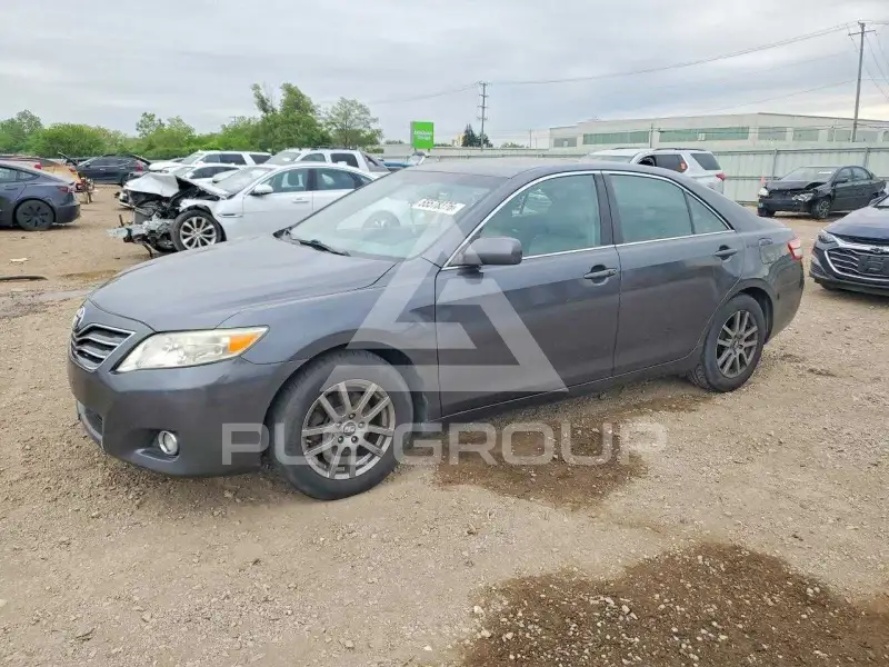 2011 Toyota CAMRY фото