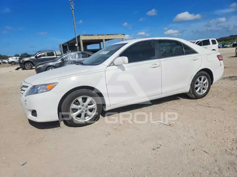 2011 Toyota CAMRY фото