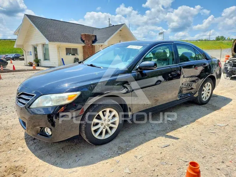 2011 Toyota CAMRY фото
