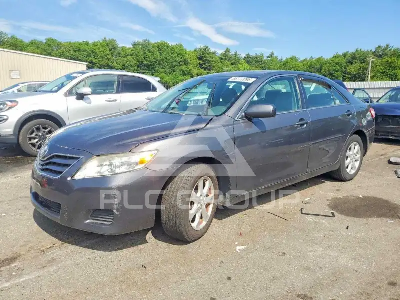 2011 Toyota CAMRY фото