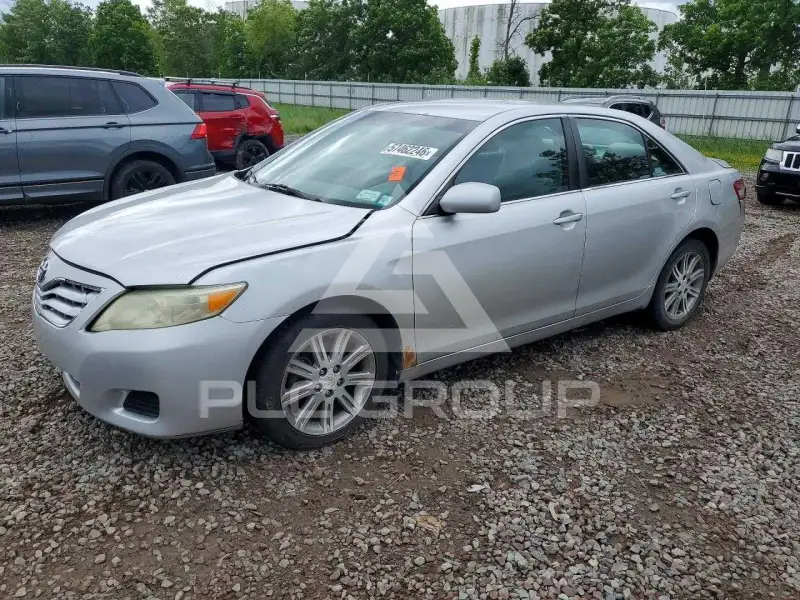 2011 Toyota CAMRY фото