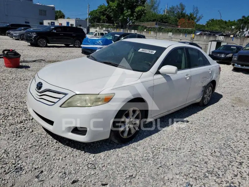 2011 Toyota CAMRY фото