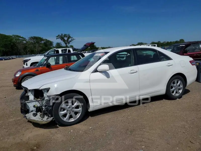 2011 Toyota CAMRY фото