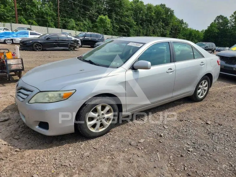 2011 Toyota CAMRY фото