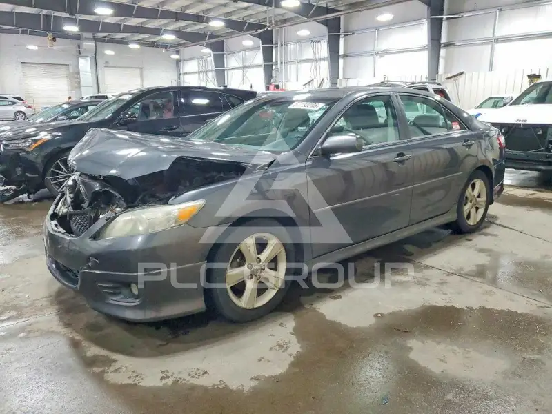 2011 Toyota CAMRY фото