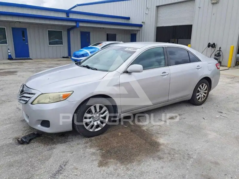 2011 Toyota CAMRY фото