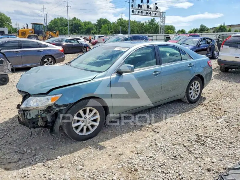 2011 Toyota CAMRY photo