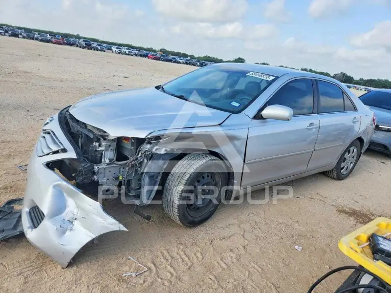 2011 Toyota CAMRY photo