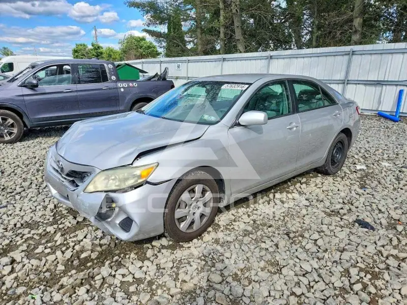 2011 Toyota CAMRY photo