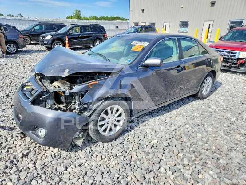 2011 Toyota CAMRY photo