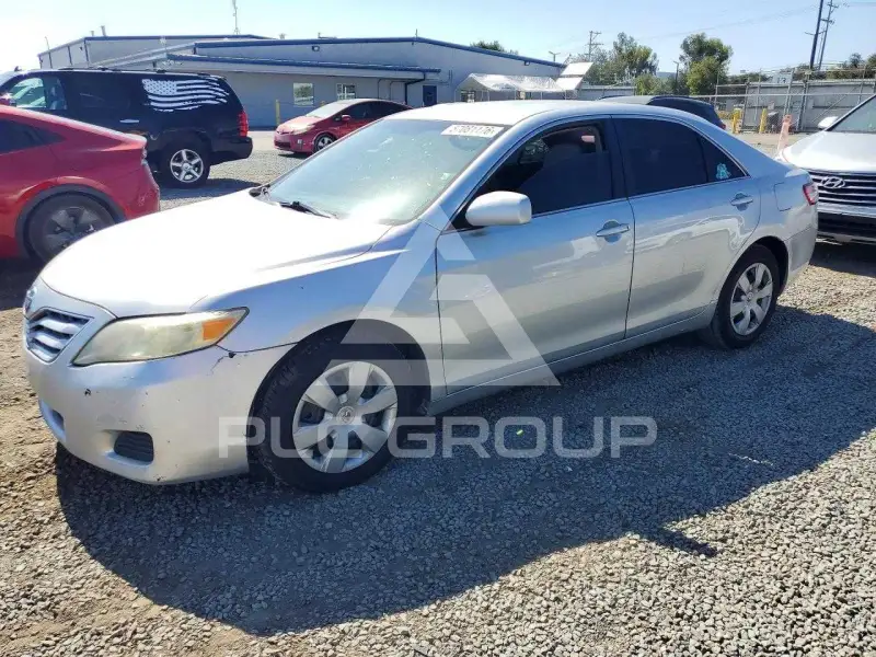 2011 Toyota CAMRY фото