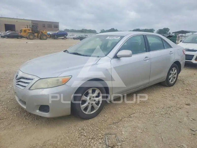 2011 Toyota CAMRY фото