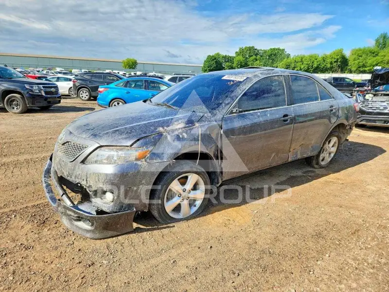 2011 Toyota CAMRY фото