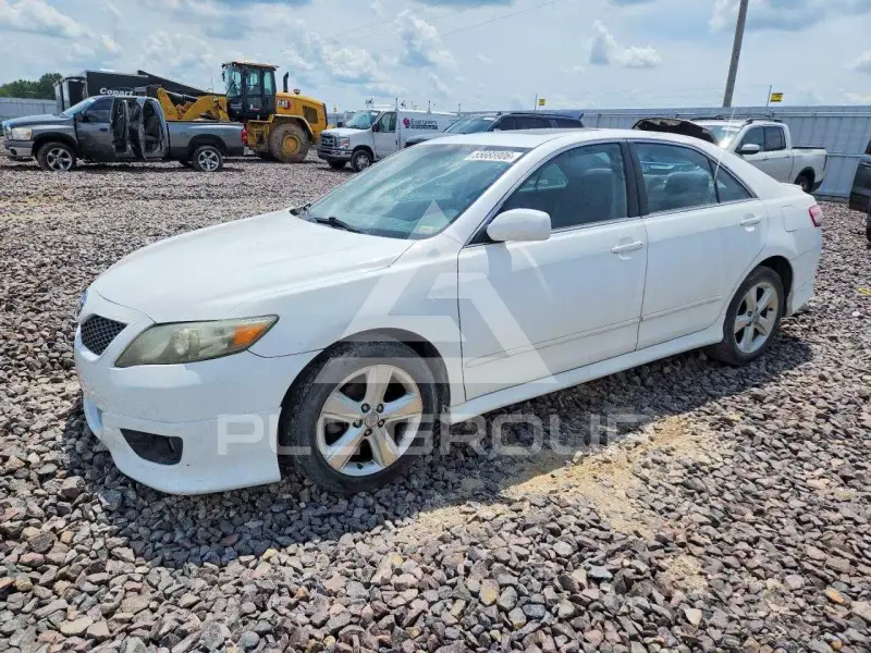 2011 Toyota CAMRY фото