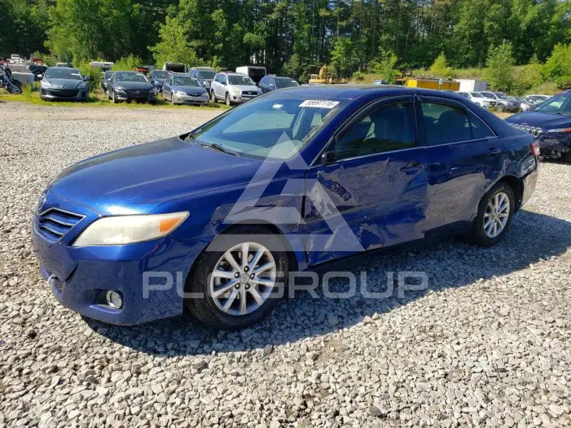 2011 Toyota CAMRY фото