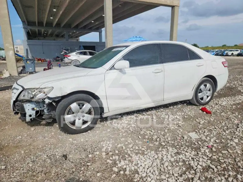 2011 Toyota CAMRY фото
