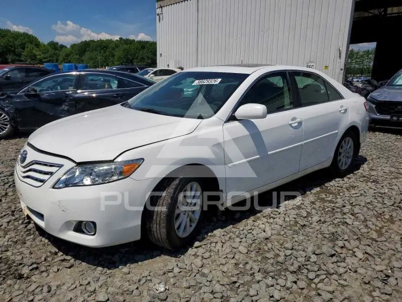 2011 Toyota CAMRY photo