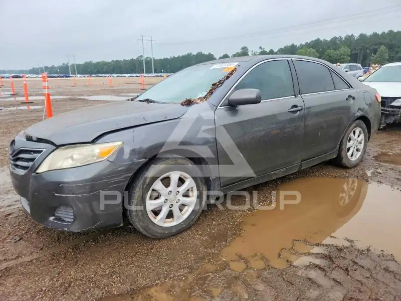 2011 Toyota CAMRY фото