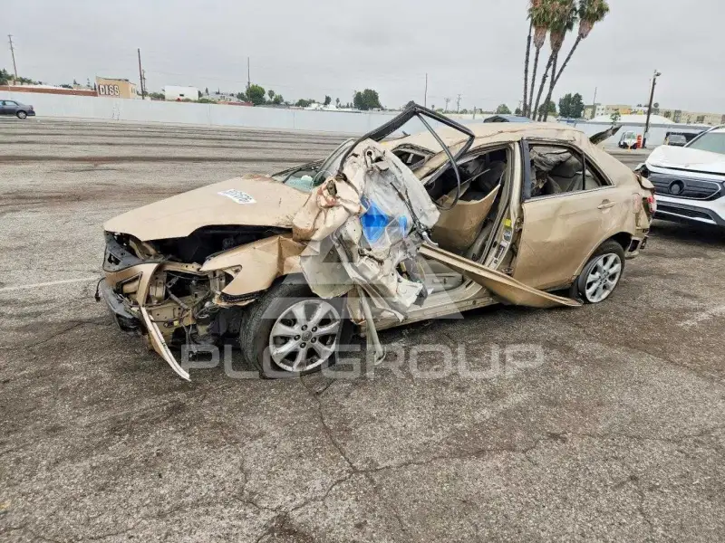 2011 Toyota CAMRY photo
