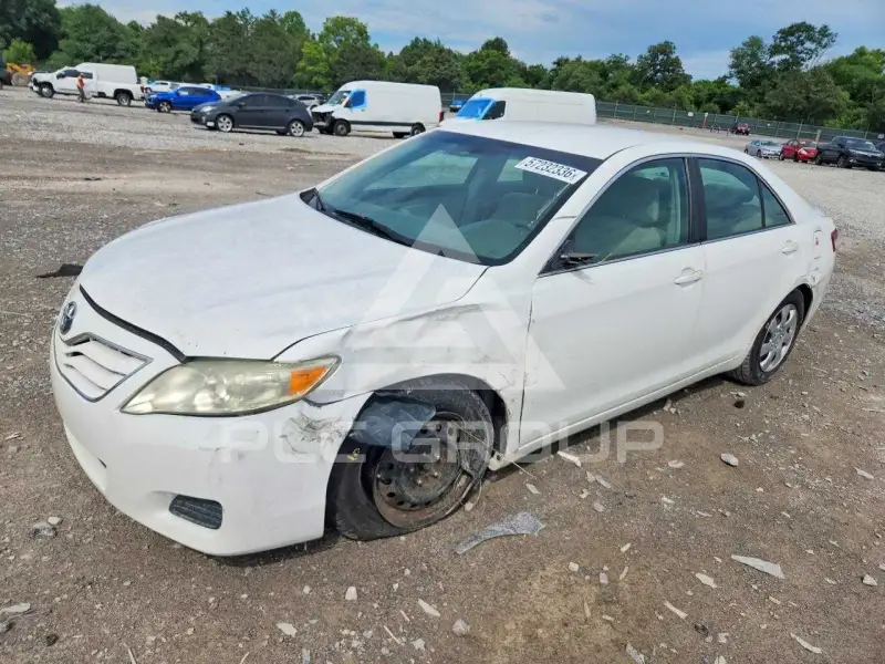 2011 Toyota CAMRY фото