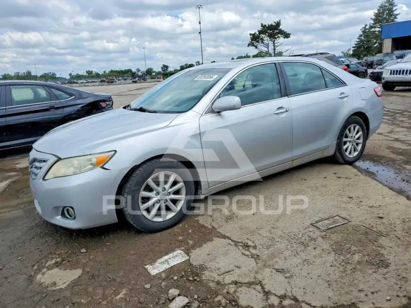 2011 Toyota CAMRY фото