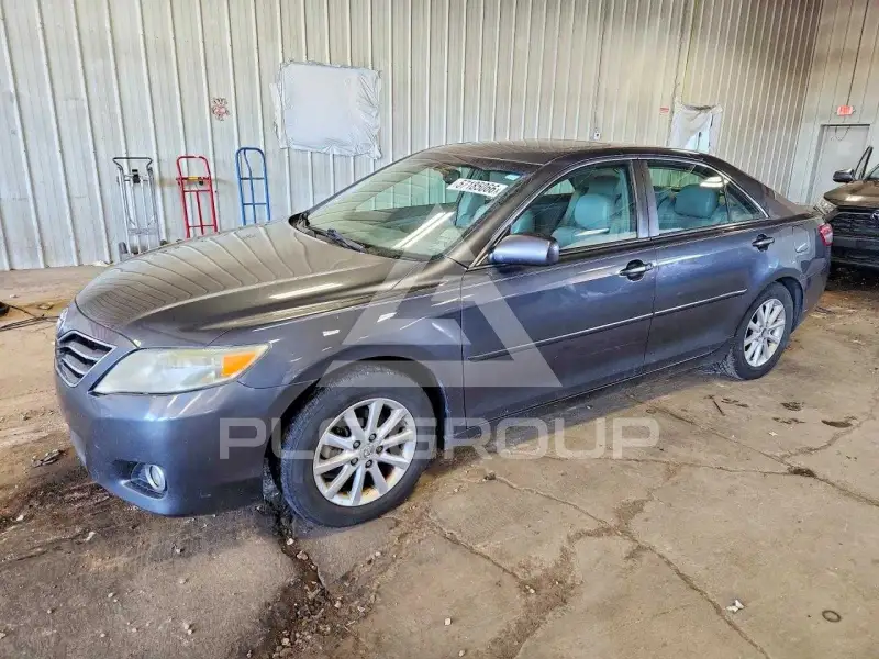 2011 Toyota CAMRY фото