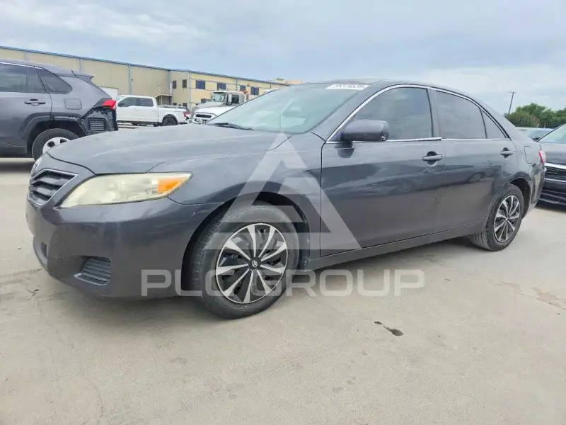 2011 Toyota CAMRY фото