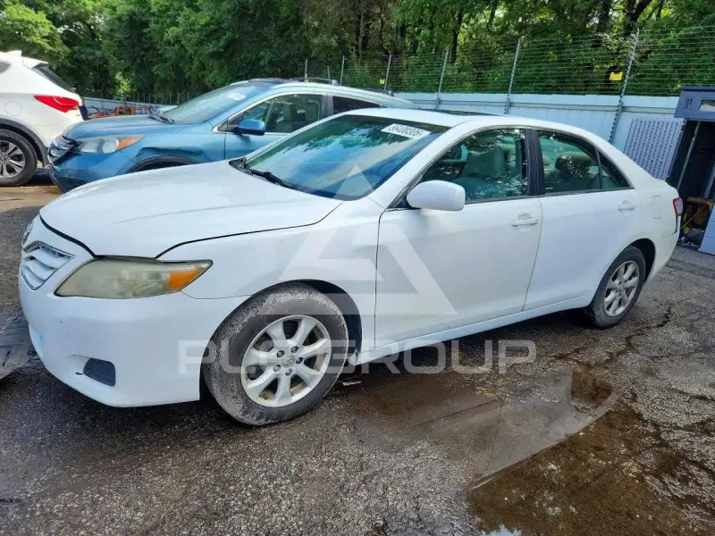 2011 Toyota CAMRY фото