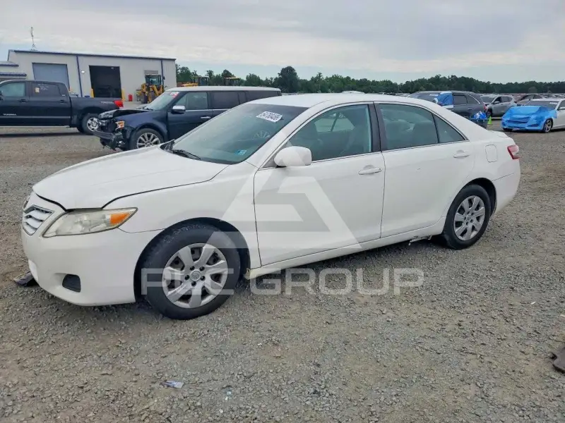 2011 Toyota CAMRY photo