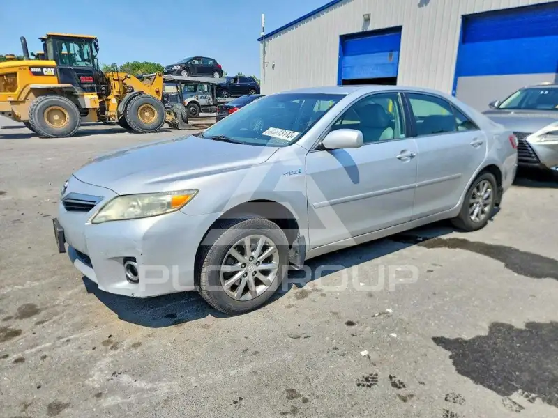 2011 Toyota CAMRY фото