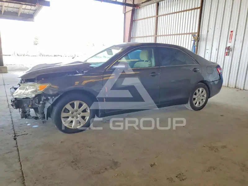 2011 Toyota CAMRY фото