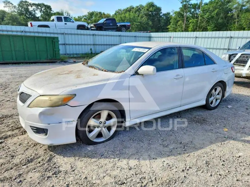 2011 Toyota CAMRY photo