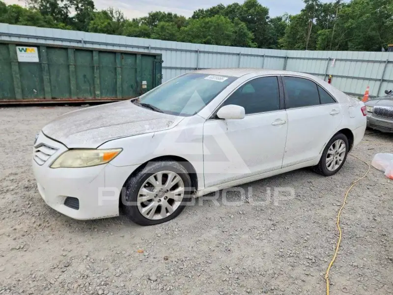 2011 Toyota CAMRY фото