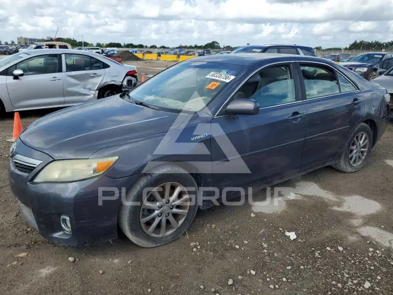 2011 Toyota CAMRY фото