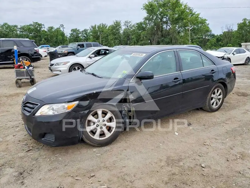 2011 Toyota CAMRY фото