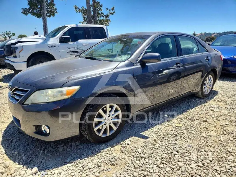 2011 Toyota CAMRY фото