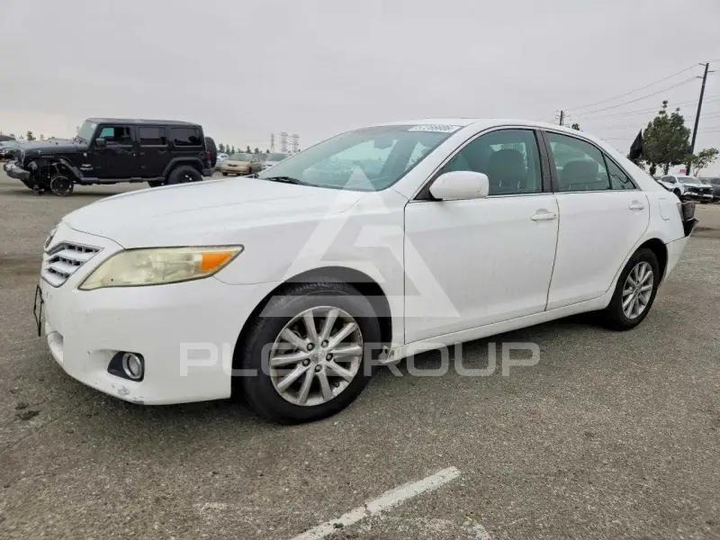 2011 Toyota CAMRY фото