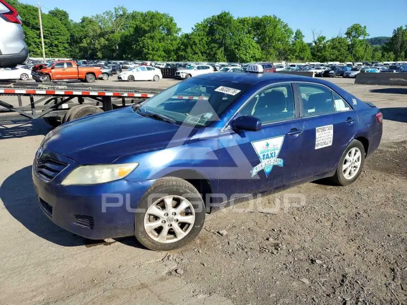 2011 Toyota CAMRY фото
