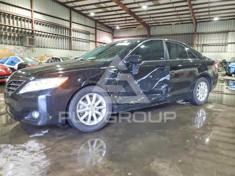 2011 Toyota CAMRY photo