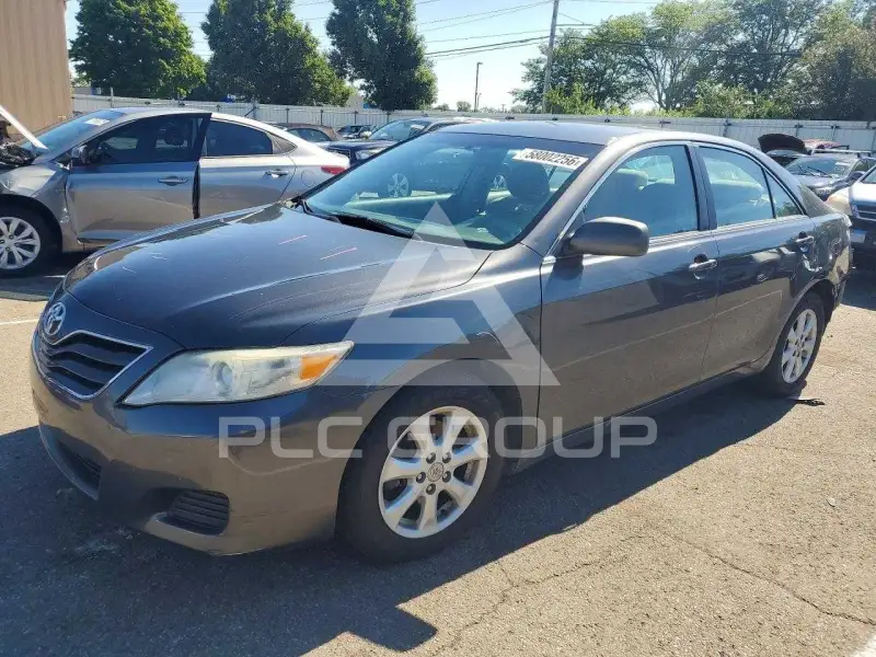 2011 Toyota CAMRY фото
