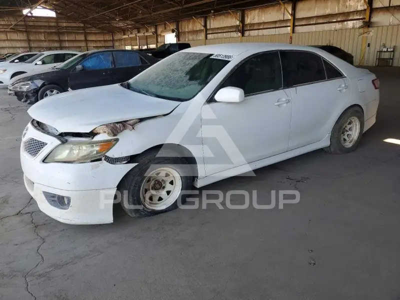 2011 Toyota CAMRY фото