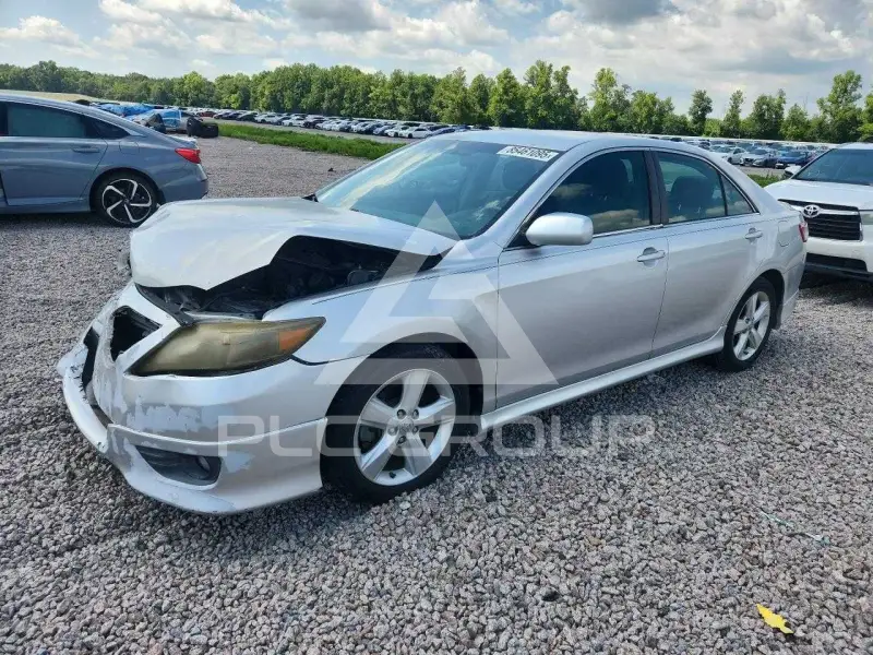 2011 Toyota CAMRY фото