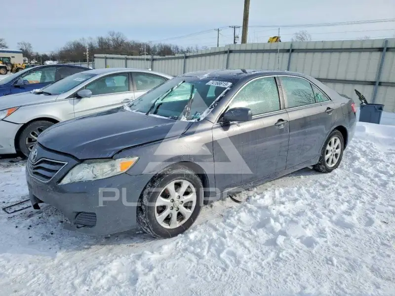 2011 Toyota CAMRY фото