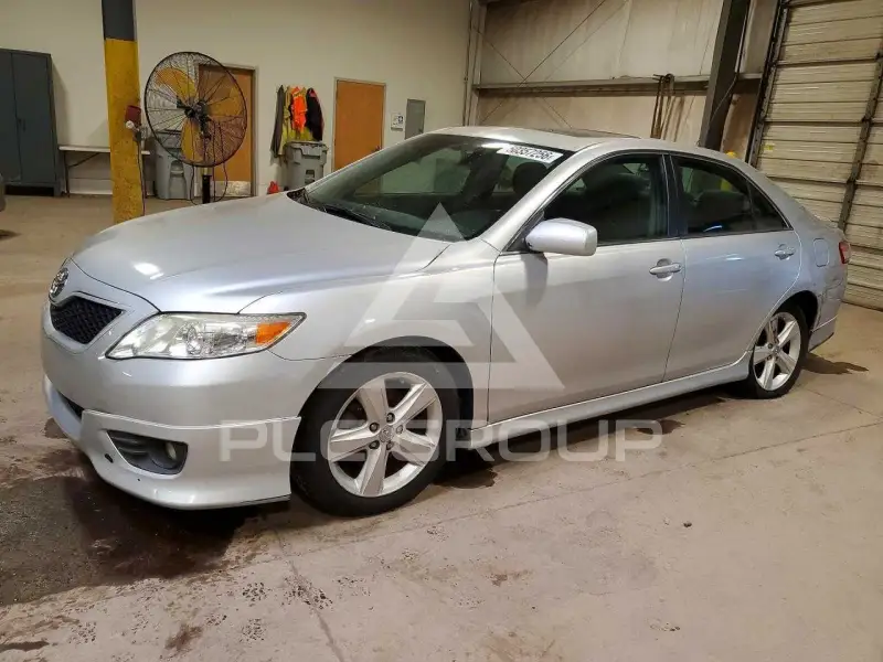 2011 Toyota CAMRY фото
