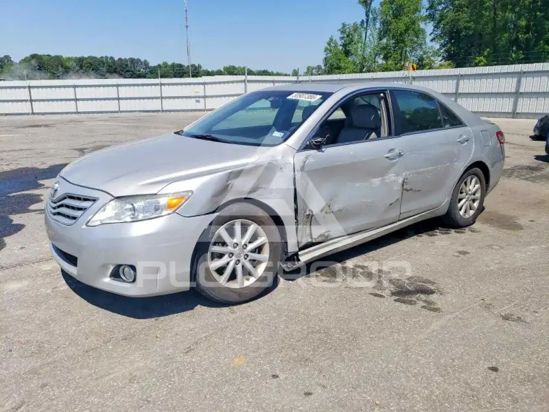 2011 Toyota CAMRY фото