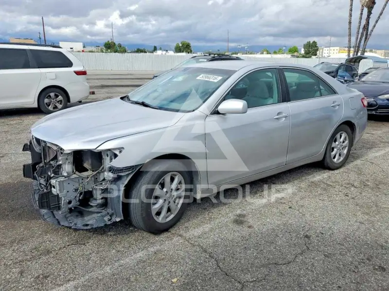2011 Toyota CAMRY фото