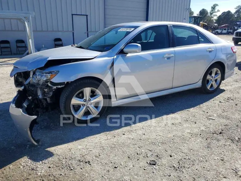 2011 Toyota CAMRY фото